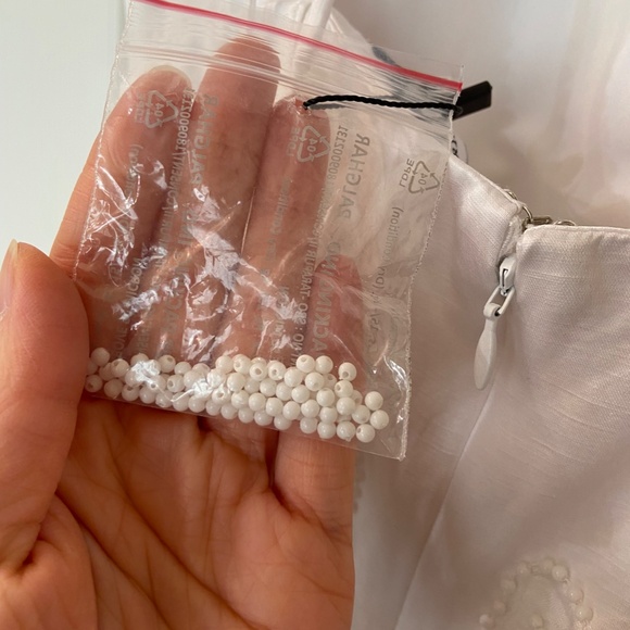 KARINA GRIMALDI White Backless Pope Mini Dress Floral Beading Zipper In The Back - Picture 9 of 14